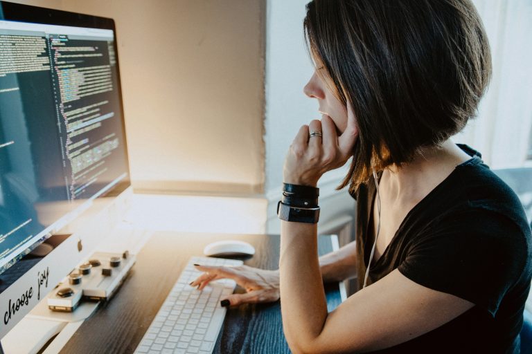 Reconversion vers le numérique : 5 étapes pour structurer son projet